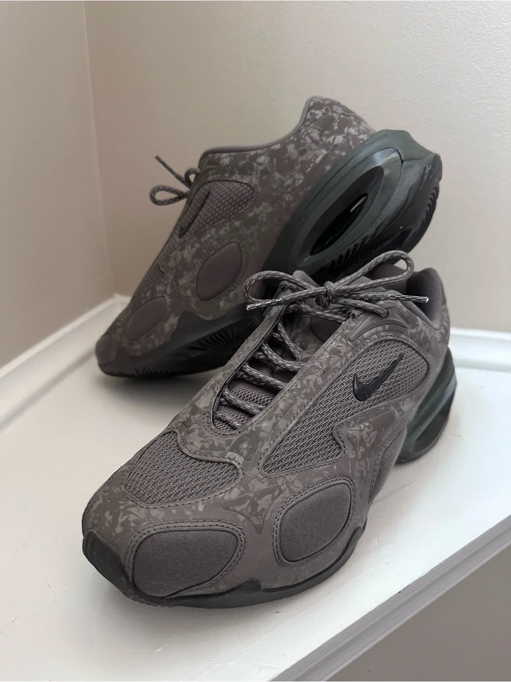 Nike Gray Marbled Running Sneakers